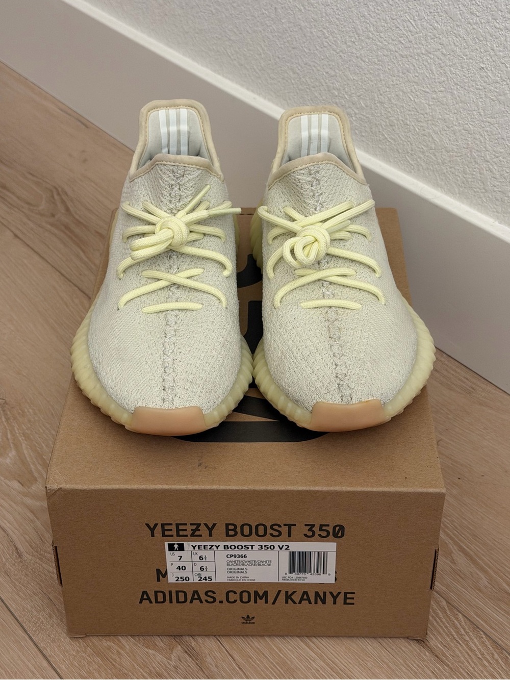 Men’s (sz 7) Yeezy 350 v2